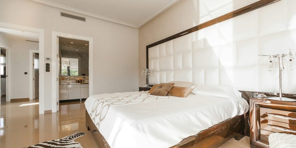 frames-for-your-heart-FqqiAvJejto-unsplash