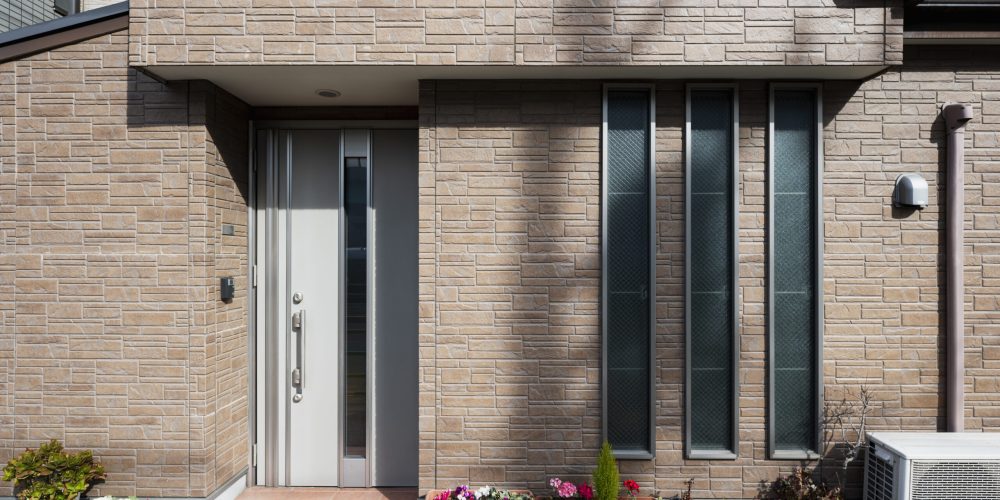 wood-house-entrance-japanese-culture